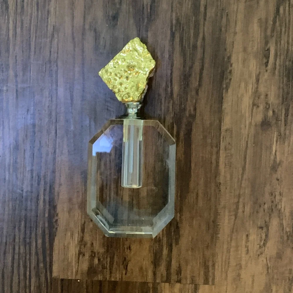 Z Gallery perfume glass